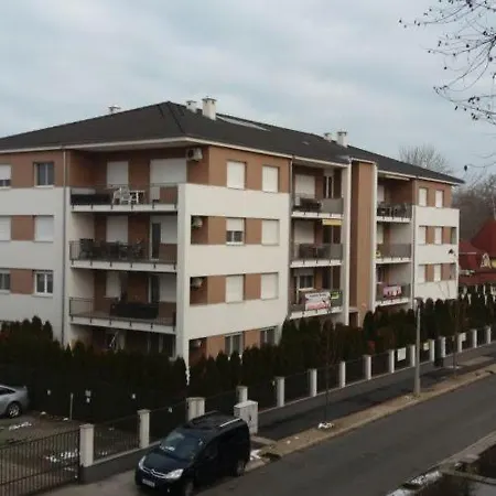 Goldal House * Siófok