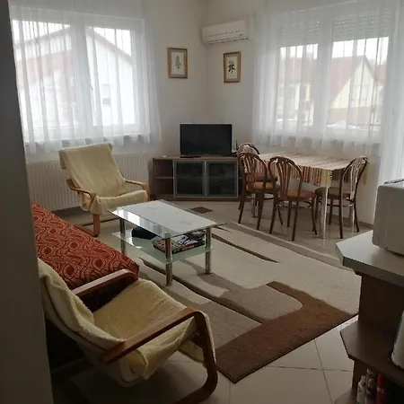 Goldal House Apartment