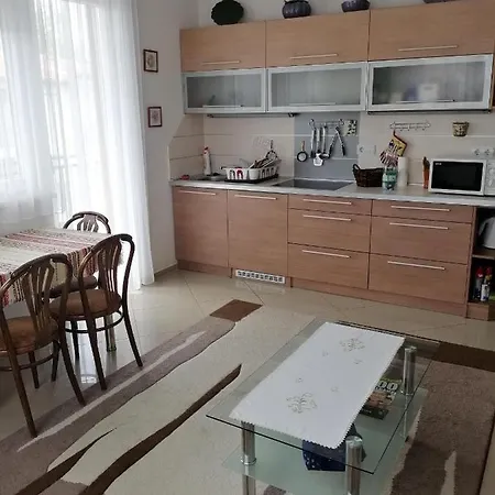 Appartamento Goldal House *