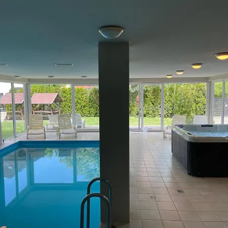 Goldal House Шиофок