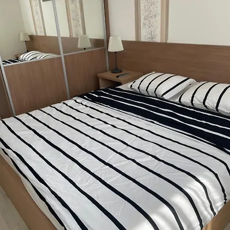 Апартаменты Goldal House