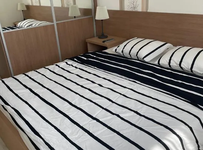 Апартаменты Goldal House